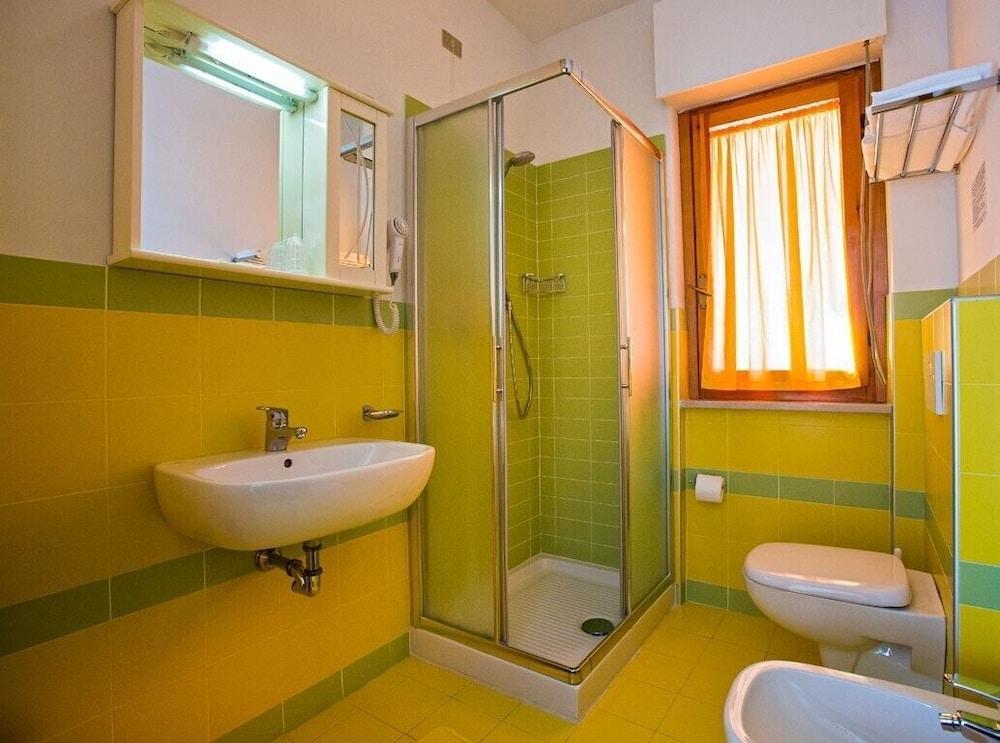 Hotel Esperia Alba Adriatica Ngoại thất bức ảnh