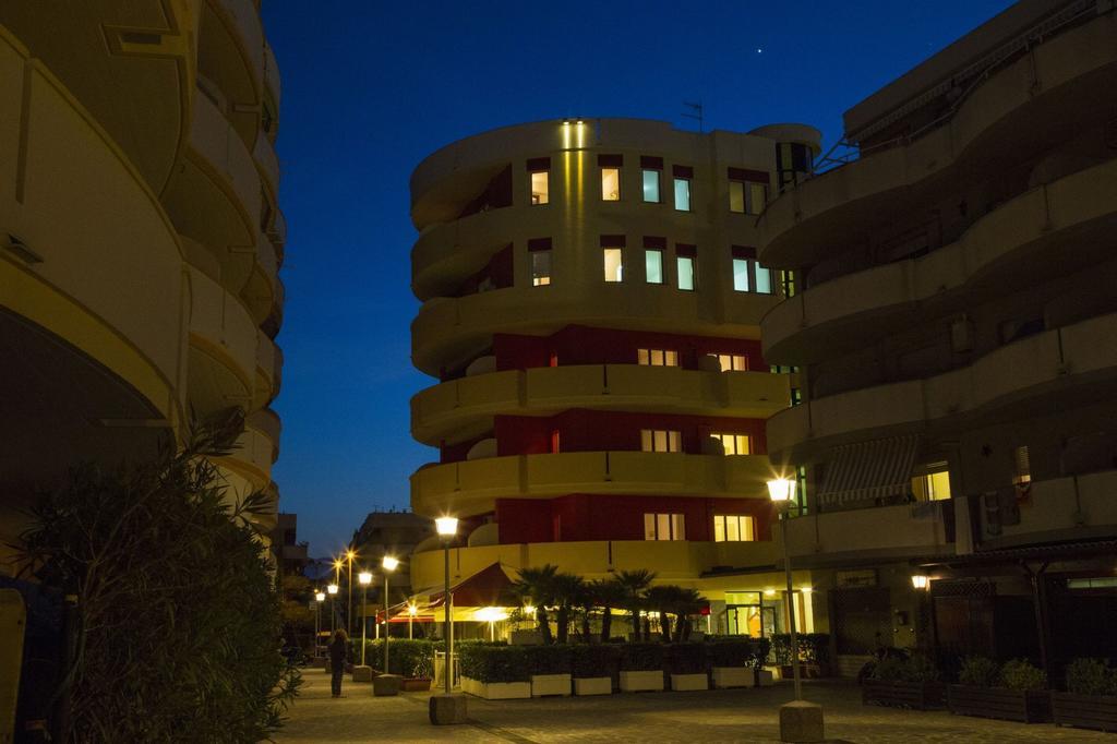 Hotel Esperia Alba Adriatica Ngoại thất bức ảnh